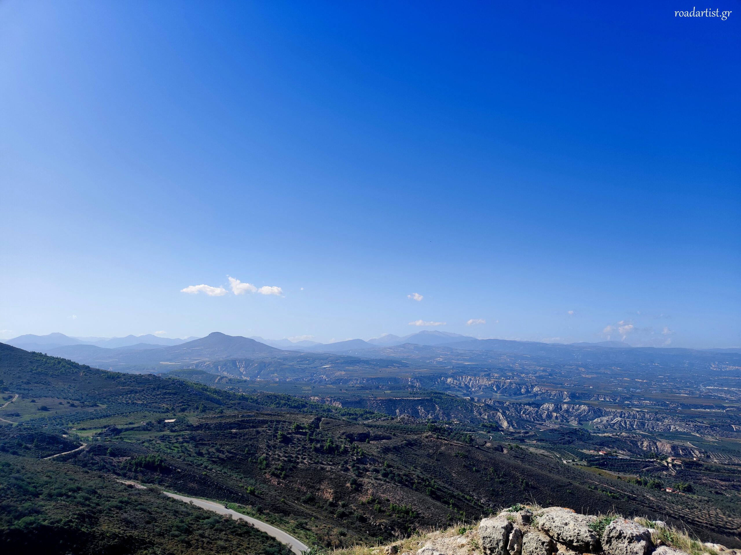 Ακροκόρινθος - Επιβλητική θέα, από τα 575 μέτρα ύψος του βουνού