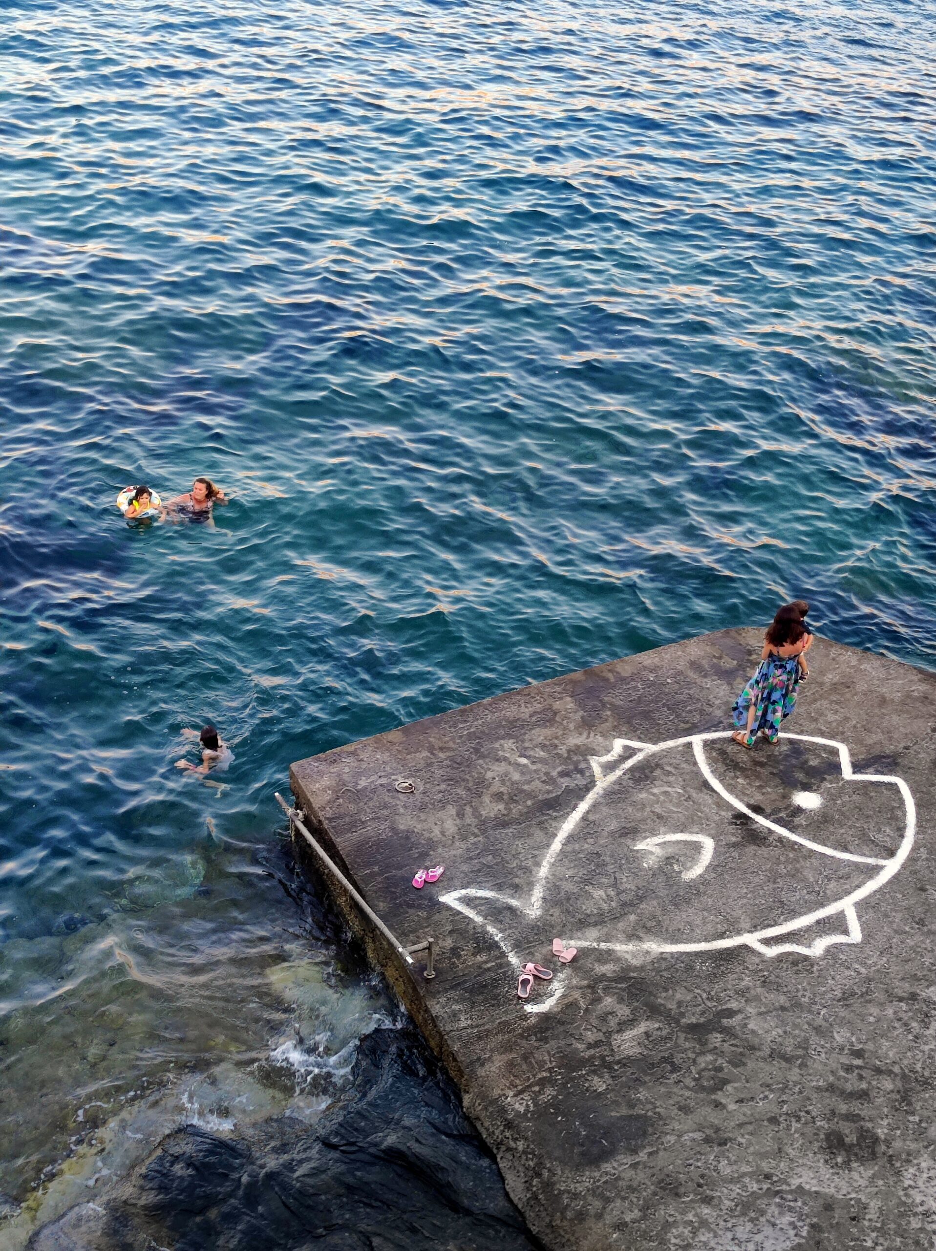 Βράχος για βουτιές στη Χώρα της Άνδρου