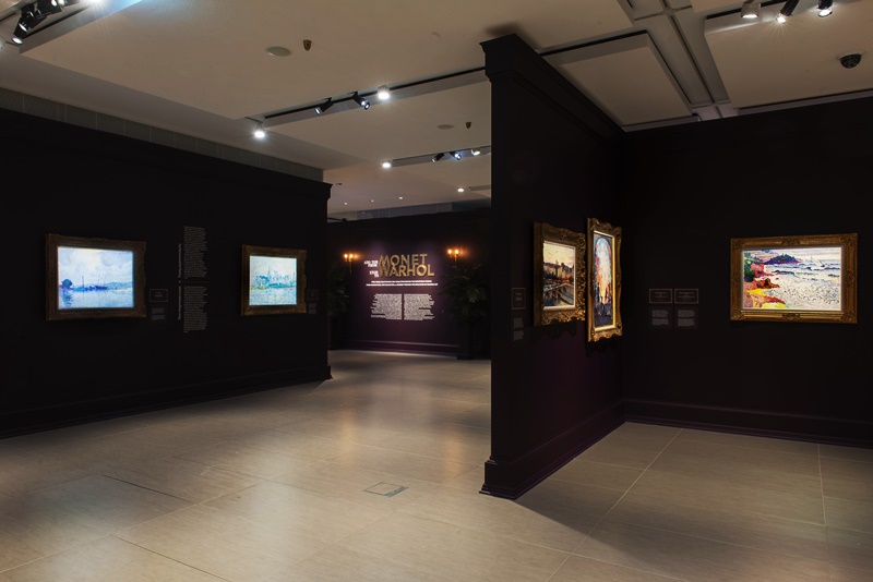 Άποψη της έκθεσης «Από τον Monet στον Warhol»