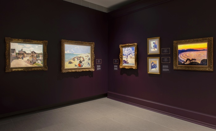 Άποψη της έκθεσης «Από τον Monet στον Warhol»