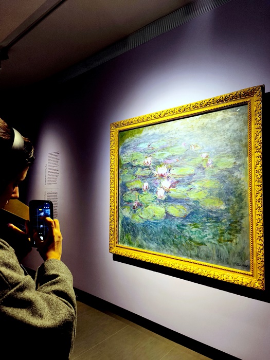 Μπροστά στα «Νούφαρα» του Monet