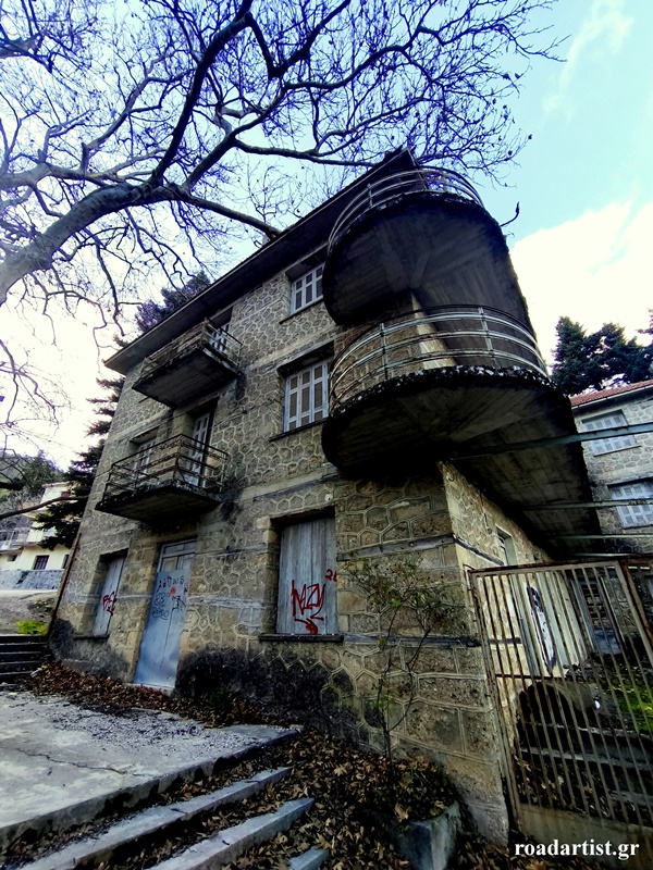 το εμβληματικό «ΘΕΟΞΕΝΙΑ», Άνω Τρίκαλα Κορινθίας