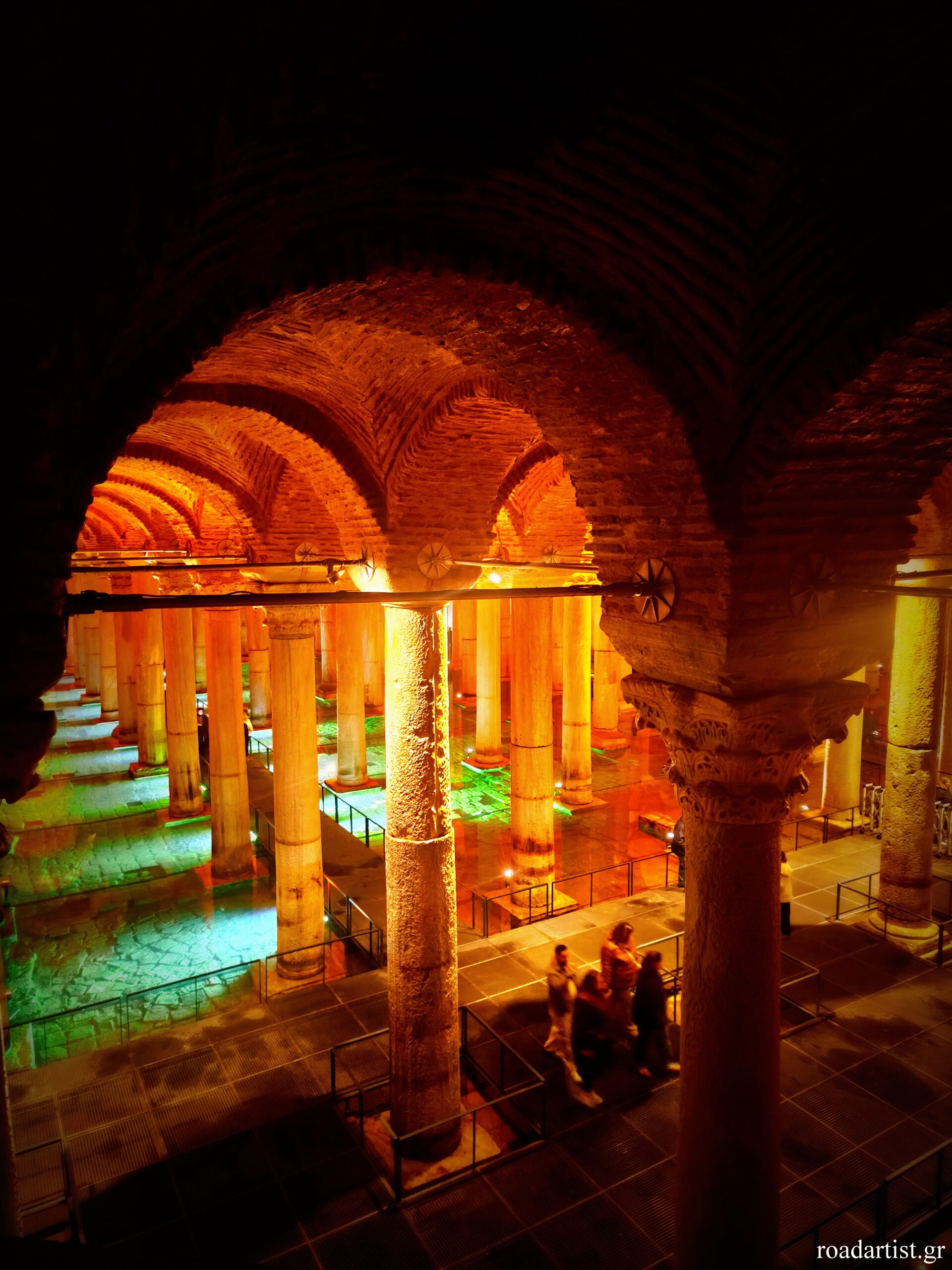 Η Βασιλική Κινστέρνα ή Κιστέρνα ή Κινστέρνα του Ίλλου, γνωστή πλέον ως Γερεμπατάν Σαράι (τουρκ. Yerebatan Saray=υπόγειο παλάτι)