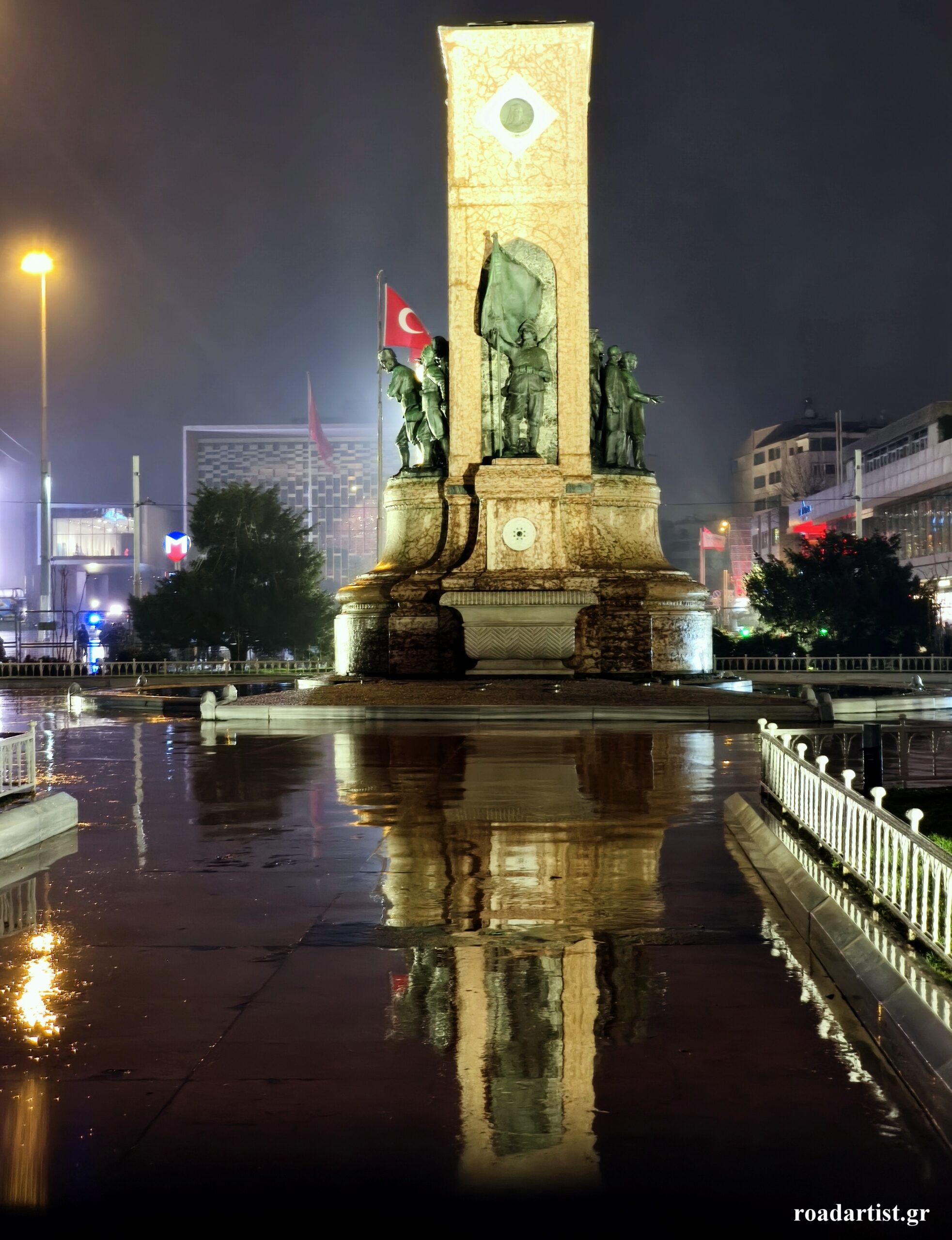 Πλατεία Ταξίμ