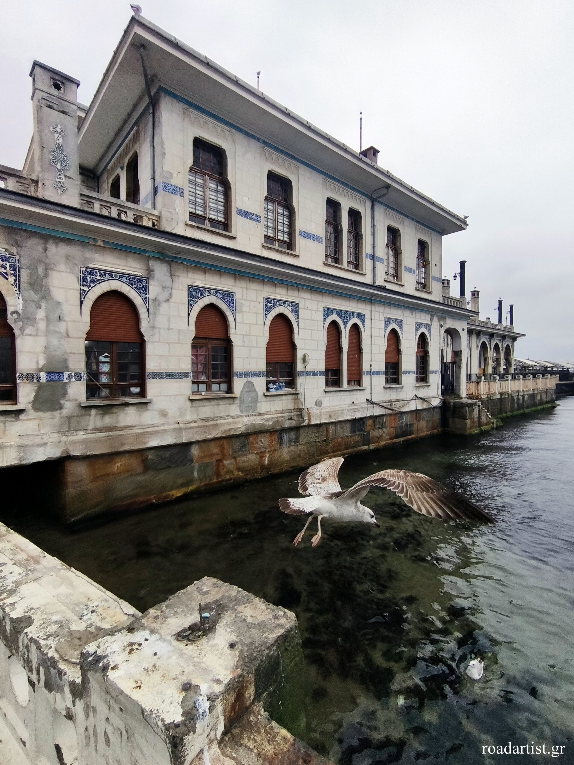 Η Πρίγκιπος (Büyükada, που σημαίνει «μεγάλο νησί» στα τουρκικά) είναι το μεγαλύτερο νησί του συμπλέγματος των Πριγκιποννήσων.