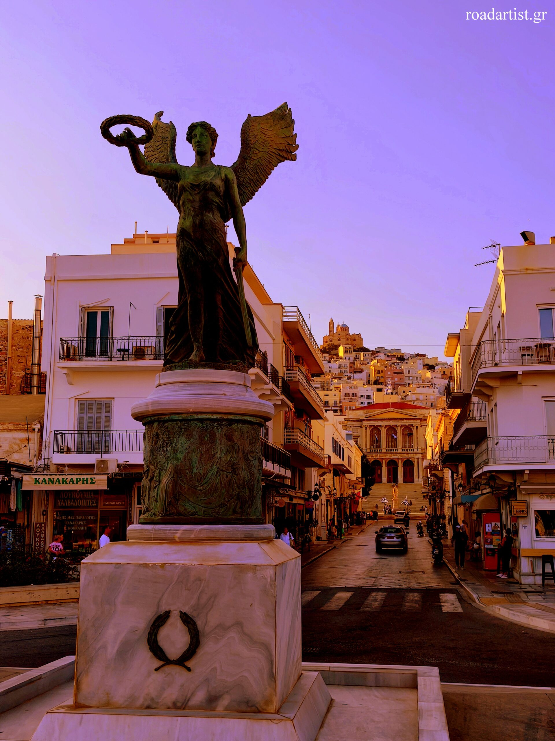 Άγαλμα της Νίκης, Ερμούπολη