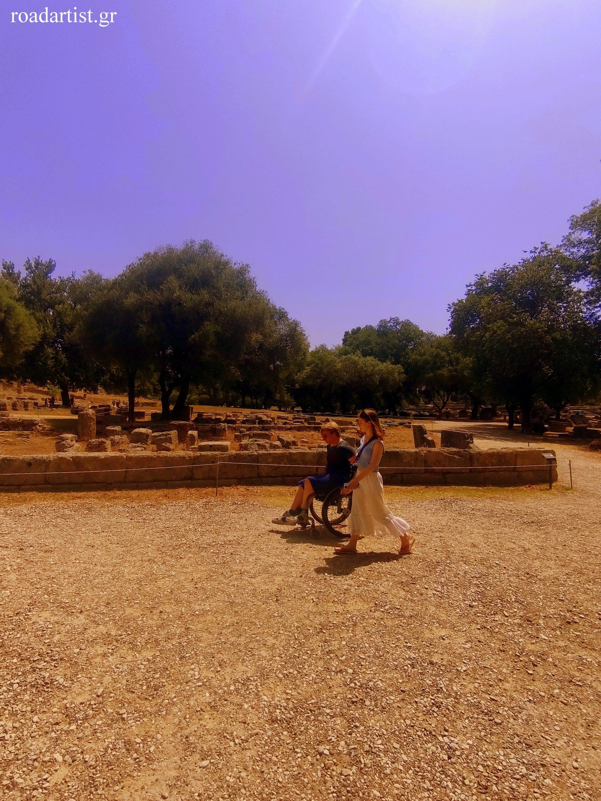 Υπέροχο παράδειγμα δύναμης, πείσματος / Photo: Roadartist